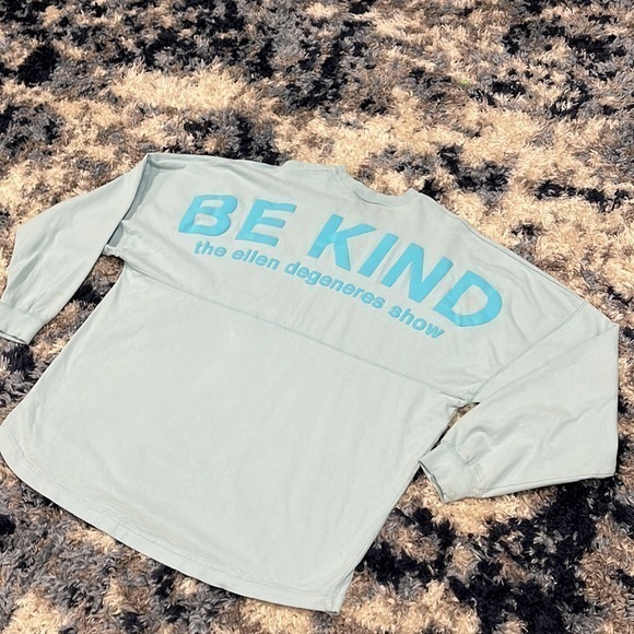 Spirit jersey Ellen DeGeneres show the kind  oversized large, women’s light blue - Picture 3 of 12
